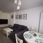 Cosmic 2br Nord10 By Alezzi -free Parking * Navodari