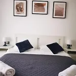 Apartment Cosmic 2br Nord10 By Alezzi -free Parking Navodari