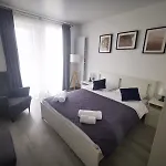 Cosmic 2br Nord10 By Alezzi -free Parking Apartment Navodari