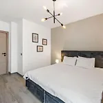 Cosmic 2br Nord10 By Alezzi -free Parking * Navodari