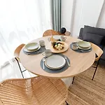 Cosmic 2br Nord10 By Alezzi -free Parking Navodari