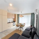 Cosmic 2br Nord10 By Alezzi -free Parking Apartment