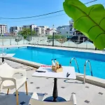 Cosmic 2br Nord10 By Alezzi -free Parking Navodari