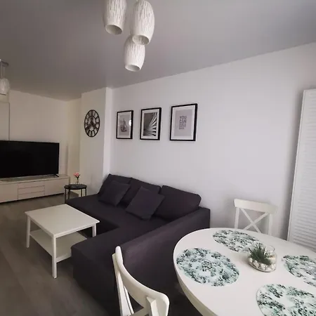 Cosmic 2br Nord10 By Alezzi -free Parking * Năvodari