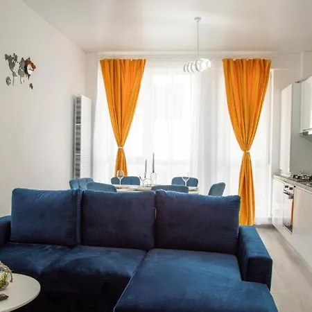 Cosmic 2br Nord10 By Alezzi -free Parking Năvodari
