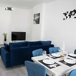 Cosmic 2br Nord10 By Alezzi -free Parking Apartament Năvodari