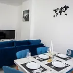 Cosmic 2br Nord10 By Alezzi -free Parking * Năvodari