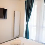 Cosmic 2br Nord10 By Alezzi -free Parking