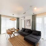 Cosmic 2br Nord10 By Alezzi -free Parking Apartament Năvodari