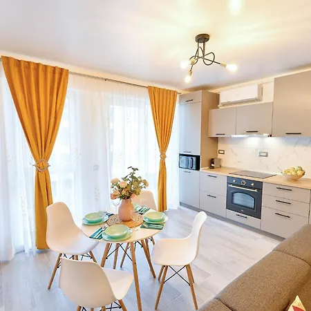 Apartament Cosmic 2br Nord10 By Alezzi -free Parking Năvodari